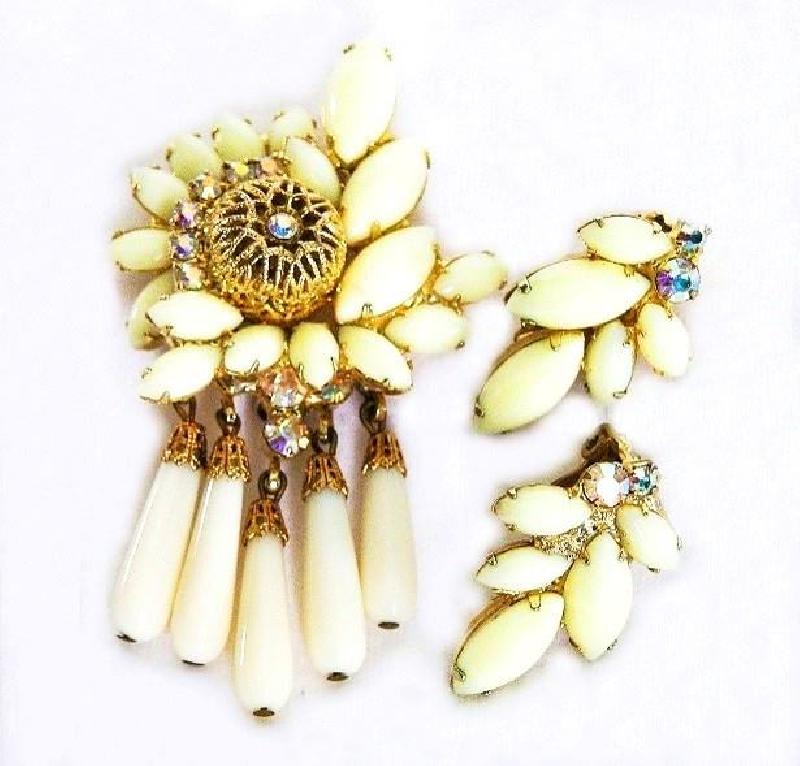 Front view of White (chalk Or Milk) Navettes Earrings Clip