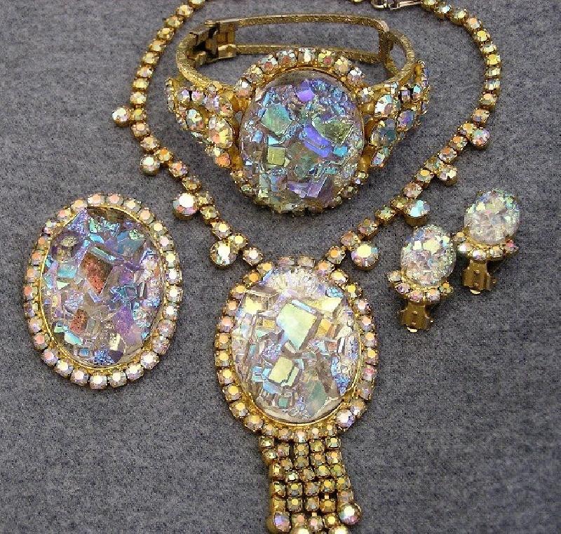 Front view of AB Cabochons Molded/Cut Earrings Clip