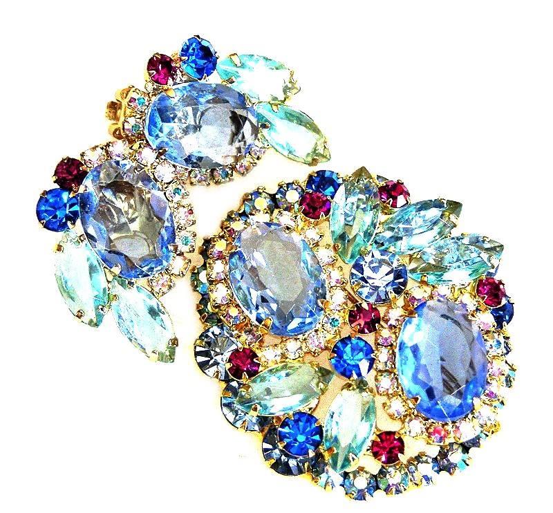 Front view of Blue Oval Earrings Clip