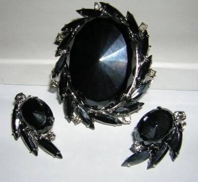Front view of Hematite Oval Earrings Clip