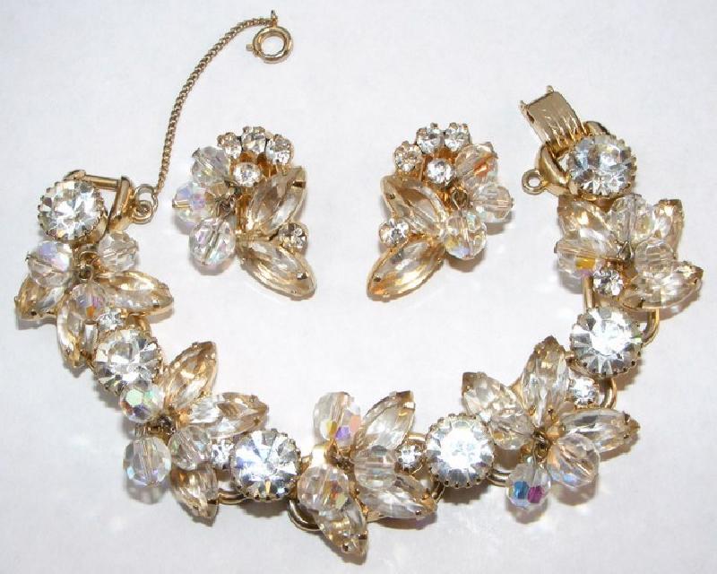 Front view of Clear Navettes Earrings Clip